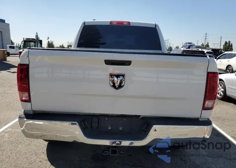 2019 Ram 1500 Classic Tradesman z USA, uszkodzony, nr VIN 1C6RR6KM9KS747773